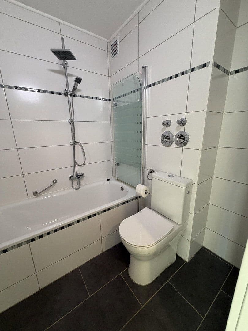 Pronájem bytu 2+1 68 m², Höfener Straße 28, Fürth, Bavorsko Pronájem bytu 2+1 68 m², Höfener Straße 28, Fürth, Bavorsko