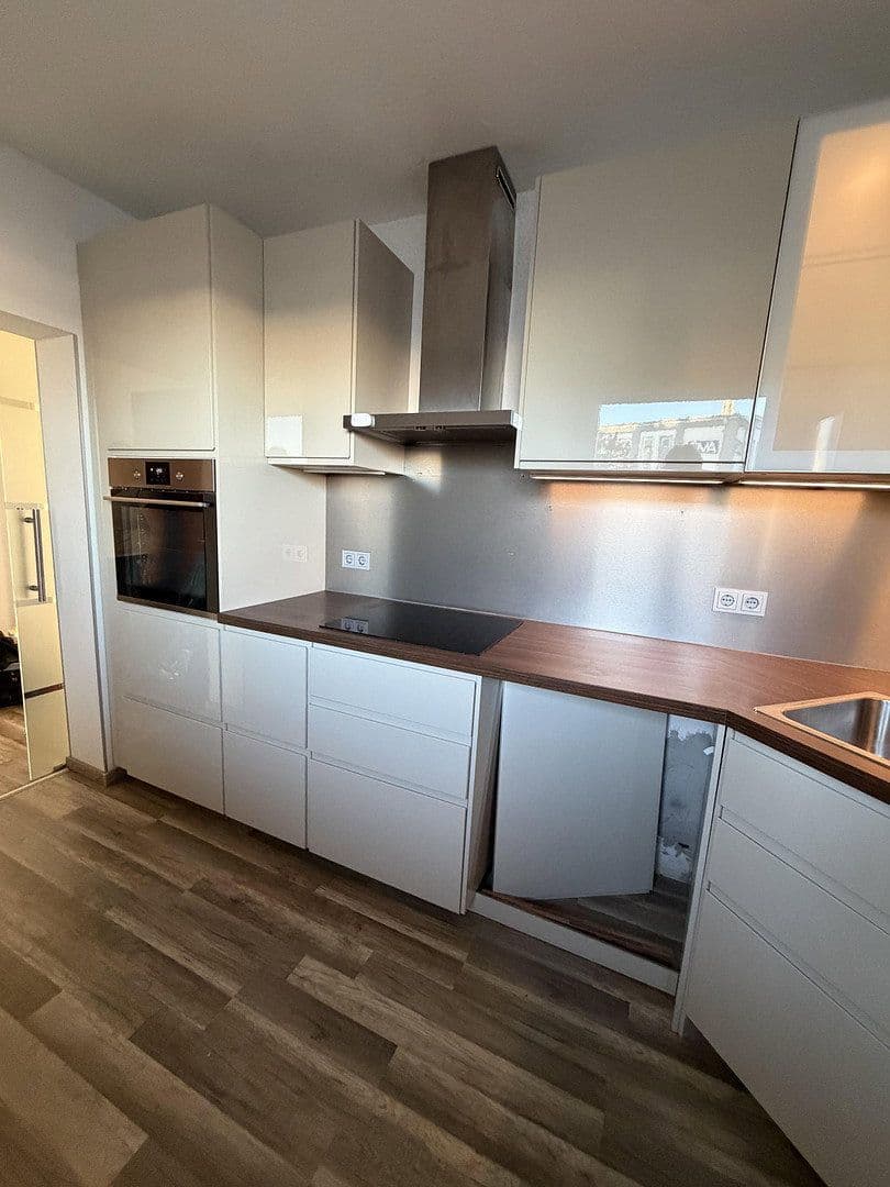 Pronájem bytu 2+1 68 m², Höfener Straße 28, Fürth, Bavorsko Pronájem bytu 2+1 68 m², Höfener Straße 28, Fürth, Bavorsko