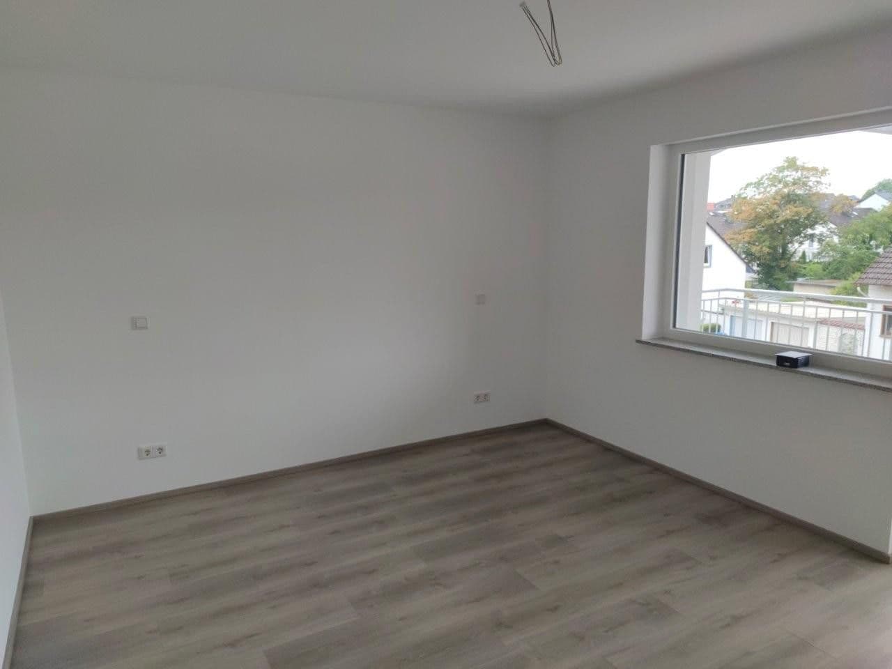 Pronájem bytu 4+1 107 m², Goetheweg 7, Eltville am Rhein, Hessen Pronájem bytu 4+1 107 m², Goetheweg 7, Eltville am Rhein, Hessen