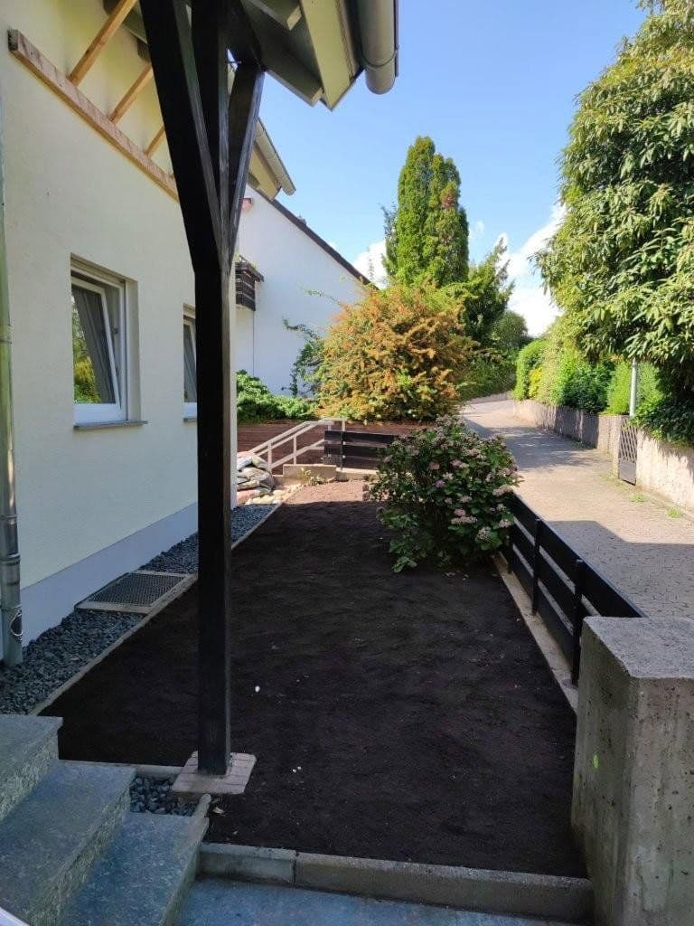 Pronájem bytu 4+1 107 m², Goetheweg 7, Eltville am Rhein, Hessen Pronájem bytu 4+1 107 m², Goetheweg 7, Eltville am Rhein, Hessen