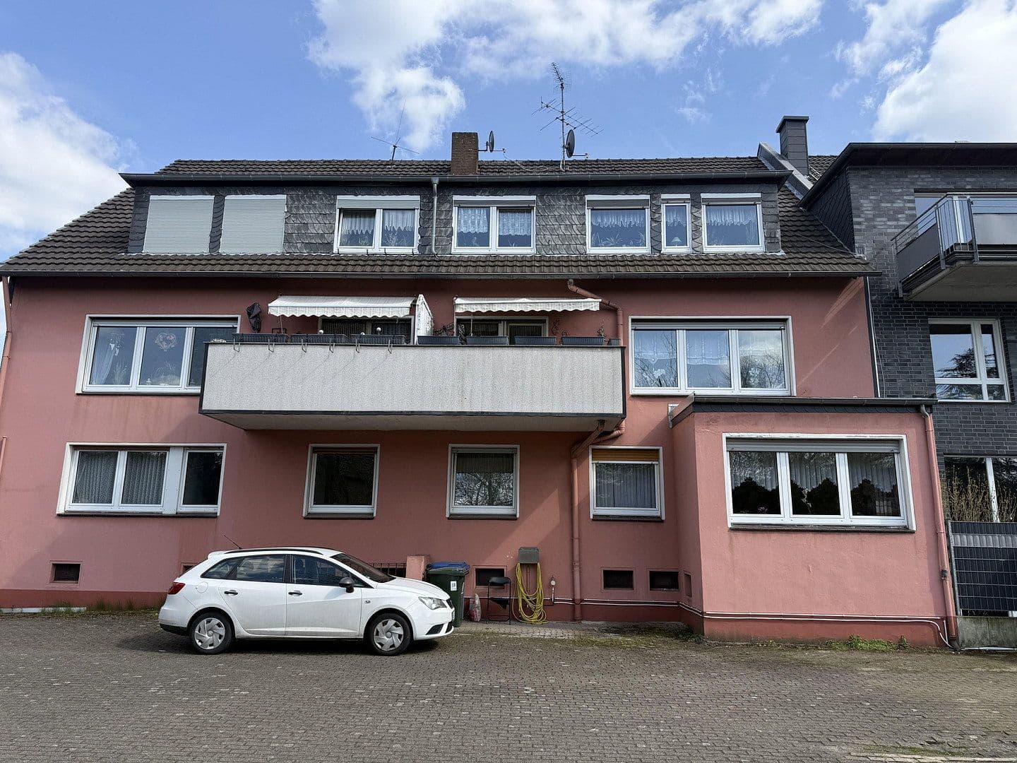 Prodej domu 499 m², pozemek 1.053 m², Jägerstr. 23, Oberhausen, Severní Porýní-Vestfálsko Prodej domu 499 m², pozemek 1.053 m², Jägerstr. 23, Oberhausen, Severní Porýní-Vestfálsko