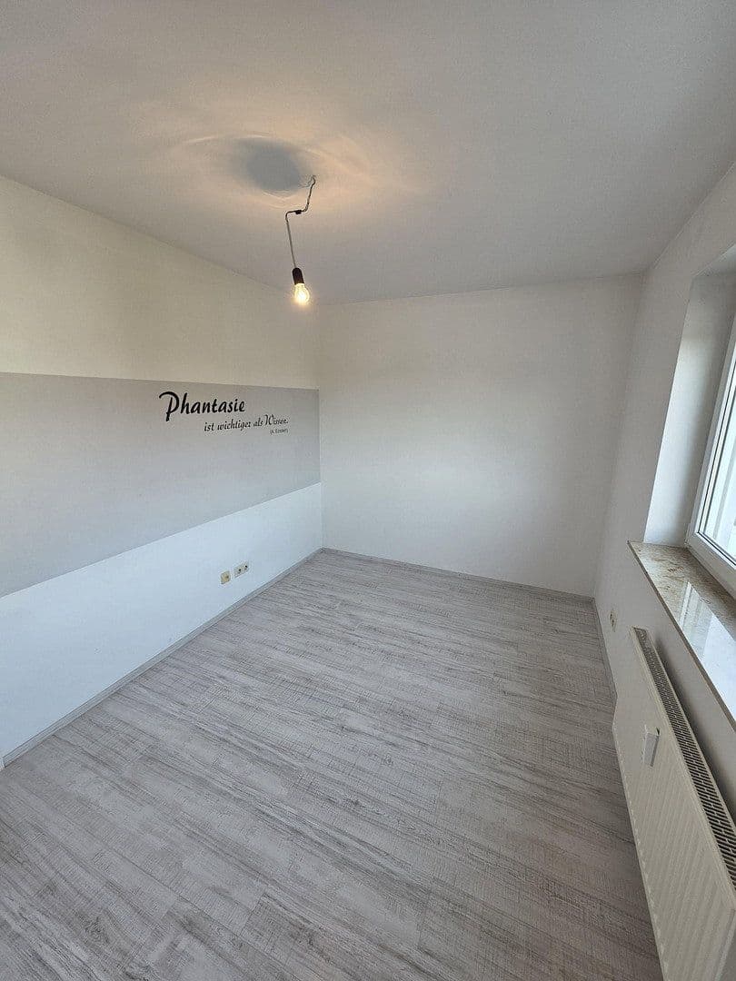 Prodej bytu 3+1 72 m², Sachsenheim, Bádensko-Württembersko Prodej bytu 3+1 72 m², Sachsenheim, Bádensko-Württembersko