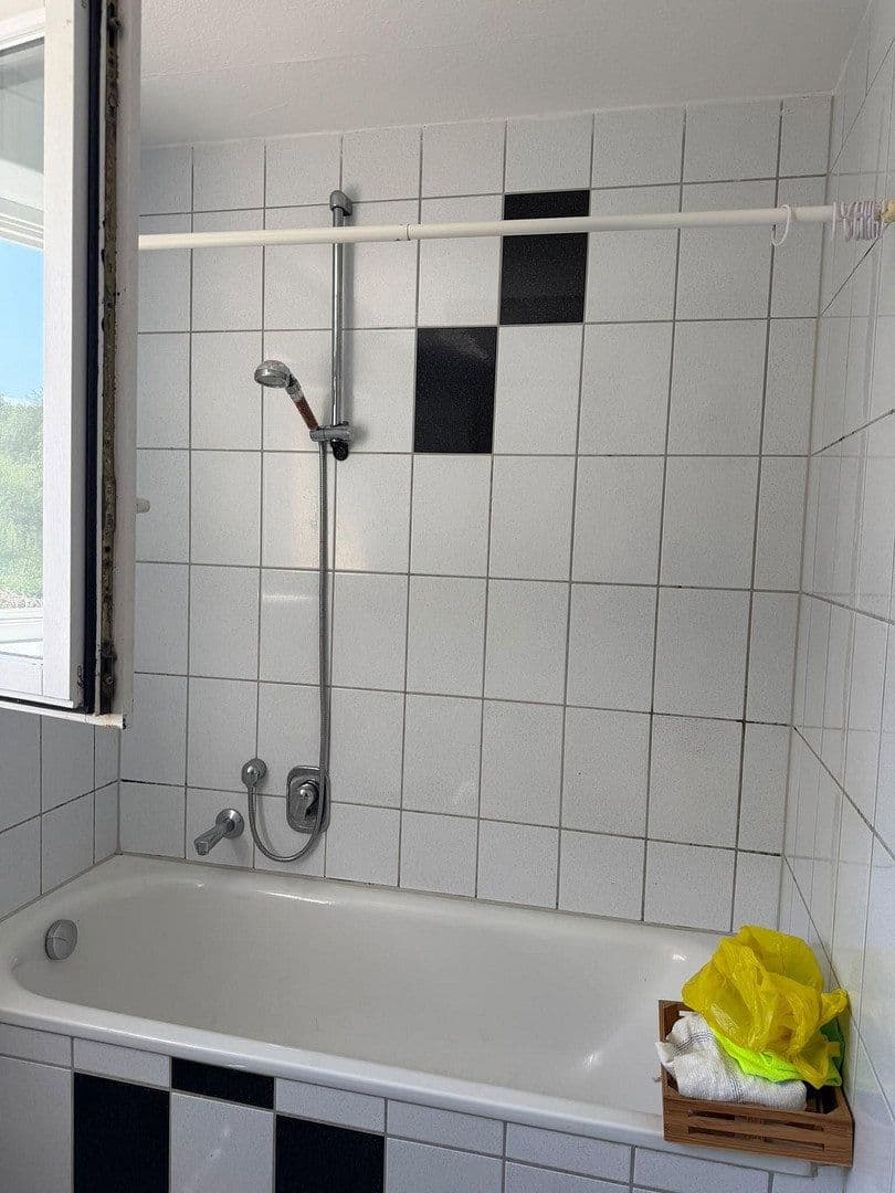 Pronájem bytu 3+1 75 m², Bad Herrenalb, Bádensko-Württembersko Pronájem bytu 3+1 75 m², Bad Herrenalb, Bádensko-Württembersko
