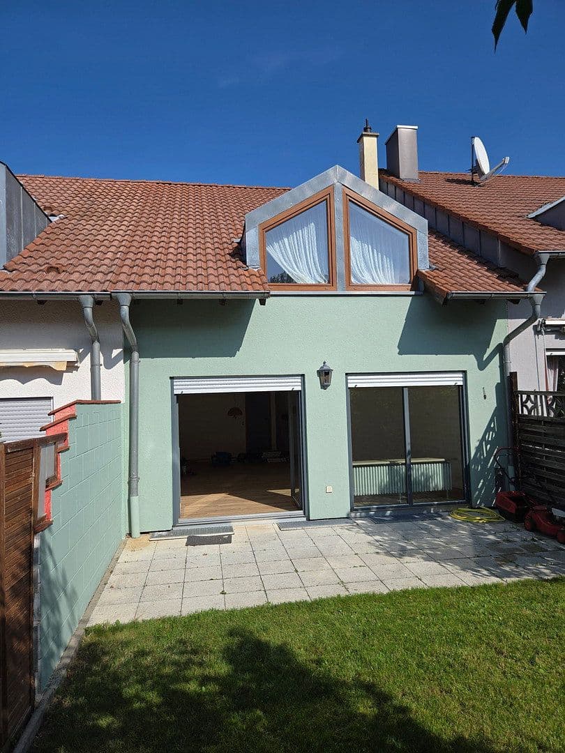 Pronájem domu 128 m², pozemek 146 m², Walther-Bothe-Str. 8, Bretten, Bádensko-Württembersko Pronájem domu 128 m², pozemek 146 m², Walther-Bothe-Str. 8, Bretten, Bádensko-Württembersko