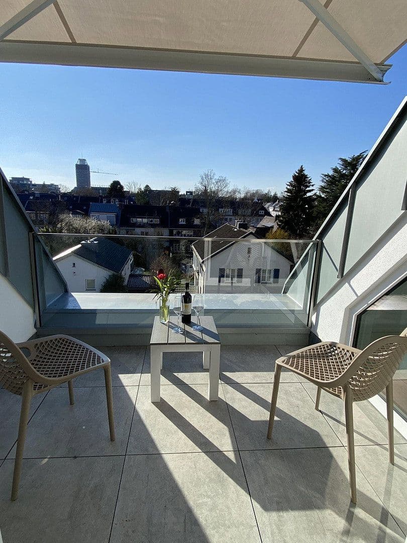 Pronájem bytu 2+1 55 m², Bernhardstraße 147, Köln, Severní Porýní-Vestfálsko Pronájem bytu 2+1 55 m², Bernhardstraße 147, Köln, Severní Porýní-Vestfálsko