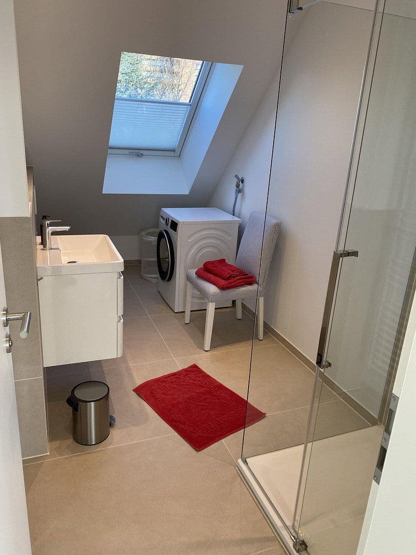 Pronájem bytu 2+1 55 m², Bernhardstraße 147, Köln, Severní Porýní-Vestfálsko Pronájem bytu 2+1 55 m², Bernhardstraße 147, Köln, Severní Porýní-Vestfálsko