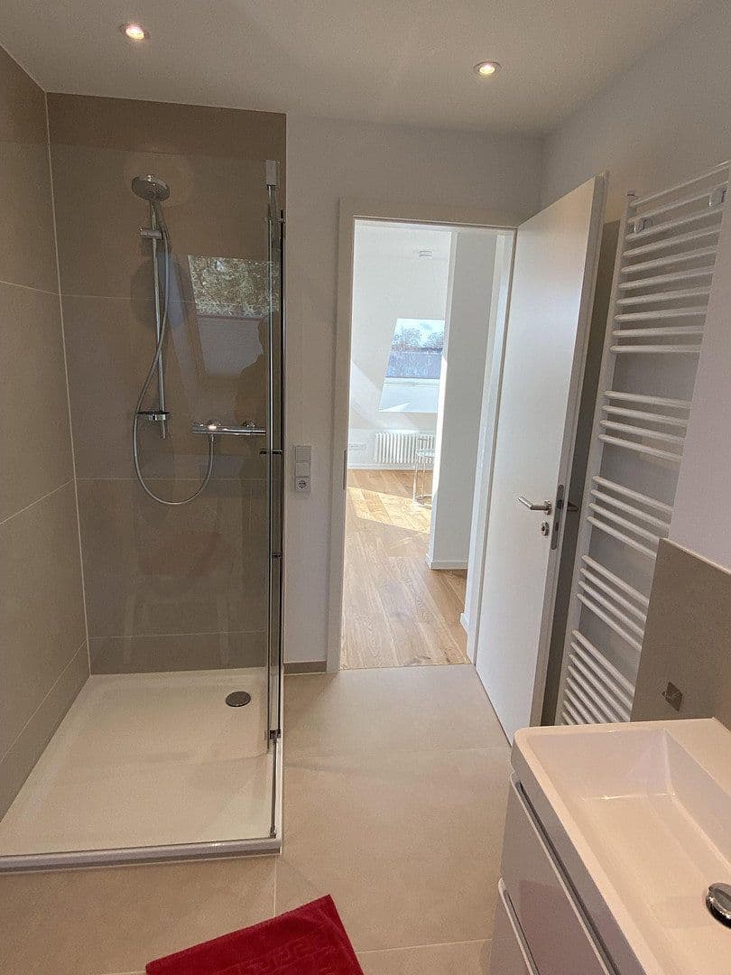 Pronájem bytu 2+1 55 m², Bernhardstraße 147, Köln, Severní Porýní-Vestfálsko Pronájem bytu 2+1 55 m², Bernhardstraße 147, Köln, Severní Porýní-Vestfálsko