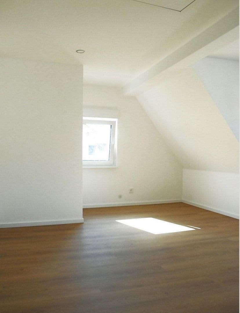 Pronájem domu 140 m², pozemek 450 m², Rülzheimer Straße 20, Kuhardt, Porýní-Falc Pronájem domu 140 m², pozemek 450 m², Rülzheimer Straße 20, Kuhardt, Porýní-Falc