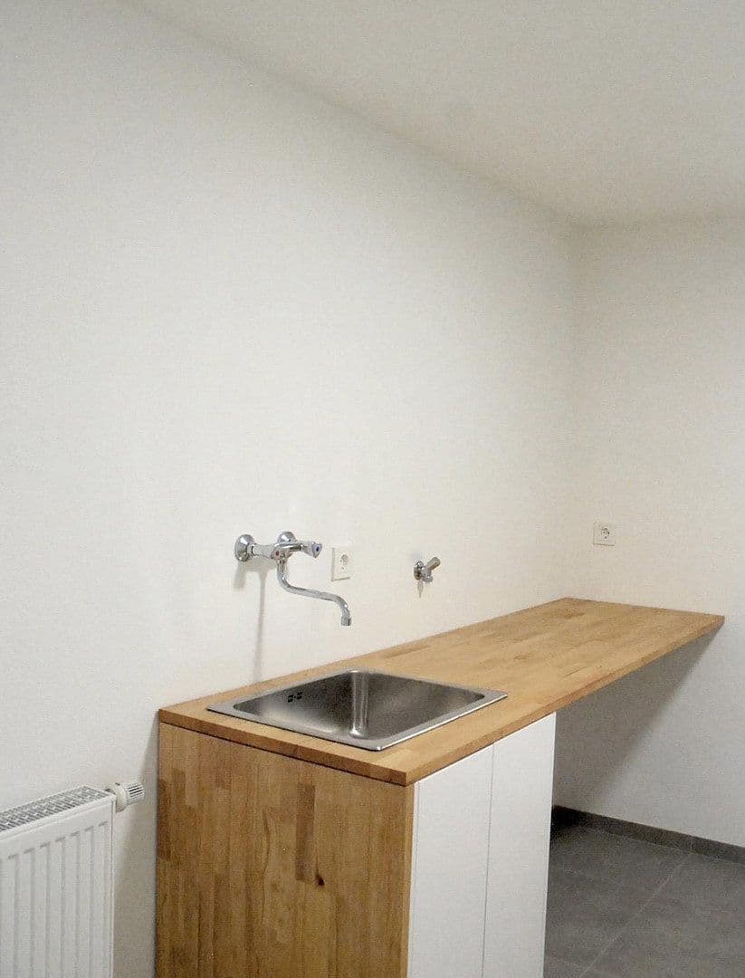 Pronájem domu 140 m², pozemek 450 m², Rülzheimer Straße 20, Kuhardt, Porýní-Falc Pronájem domu 140 m², pozemek 450 m², Rülzheimer Straße 20, Kuhardt, Porýní-Falc
