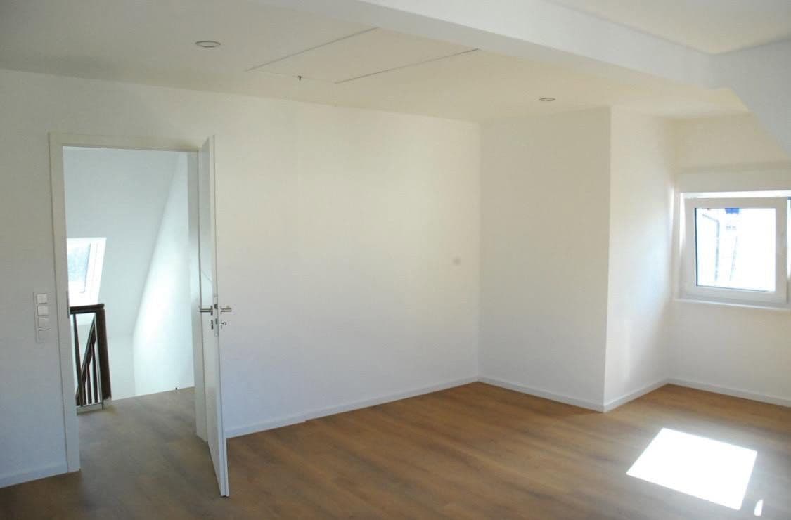 Pronájem domu 140 m², pozemek 450 m², Rülzheimer Straße 20, Kuhardt, Porýní-Falc Pronájem domu 140 m², pozemek 450 m², Rülzheimer Straße 20, Kuhardt, Porýní-Falc