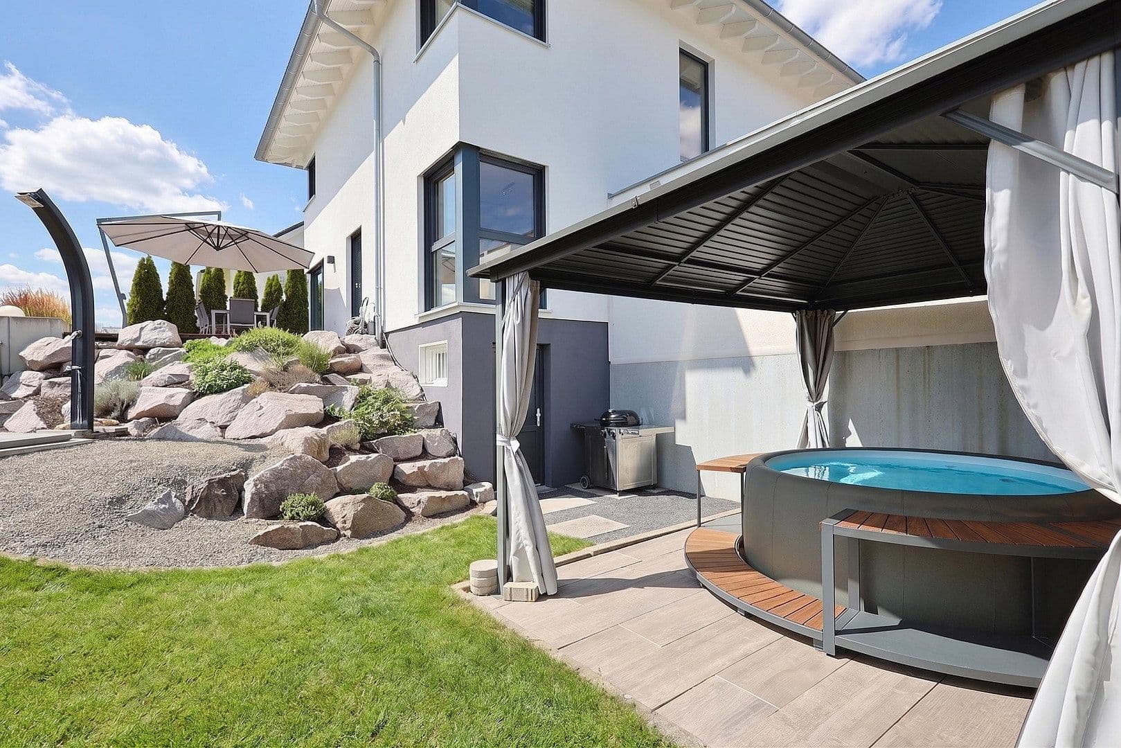 Prodej domu 163 m², pozemek 495 m², Niedereschach, Bádensko-Württembersko Prodej domu 163 m², pozemek 495 m², Niedereschach, Bádensko-Württembersko