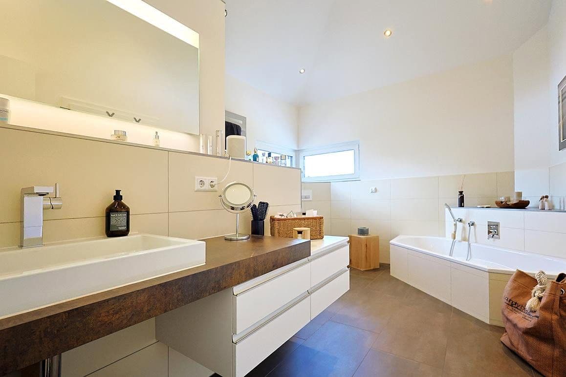 Prodej domu 163 m², pozemek 495 m², Niedereschach, Bádensko-Württembersko Prodej domu 163 m², pozemek 495 m², Niedereschach, Bádensko-Württembersko