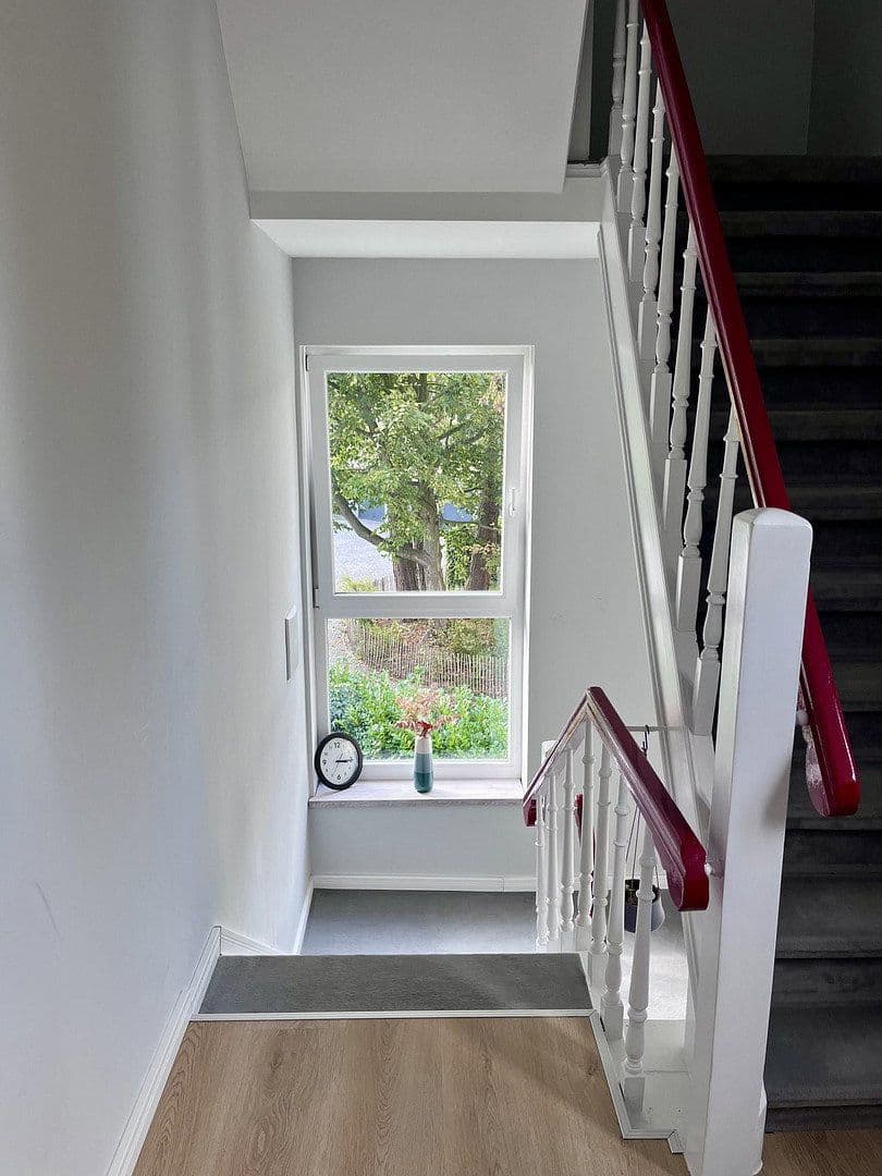 Prodej domu 185 m², pozemek 550 m², Solingen, Severní Porýní-Vestfálsko Prodej domu 185 m², pozemek 550 m², Solingen, Severní Porýní-Vestfálsko