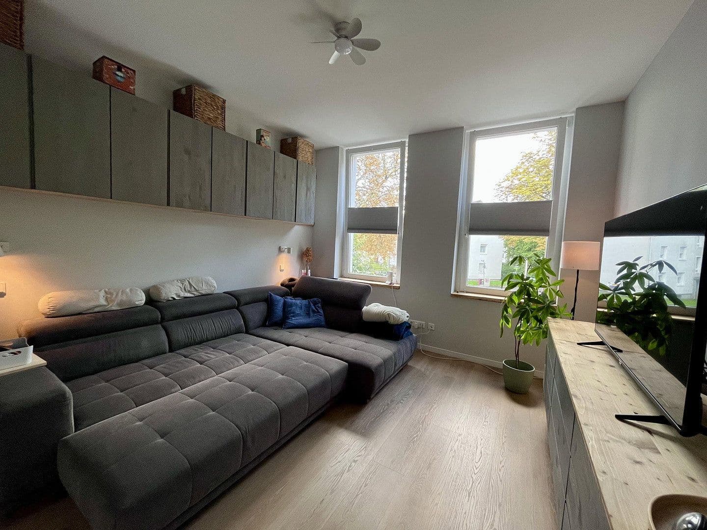 Prodej domu 185 m², pozemek 550 m², Solingen, Severní Porýní-Vestfálsko Prodej domu 185 m², pozemek 550 m², Solingen, Severní Porýní-Vestfálsko