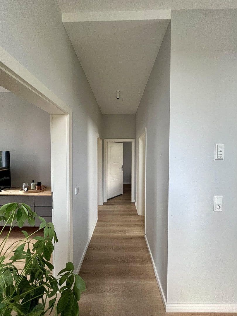 Prodej domu 185 m², pozemek 550 m², Solingen, Severní Porýní-Vestfálsko Prodej domu 185 m², pozemek 550 m², Solingen, Severní Porýní-Vestfálsko