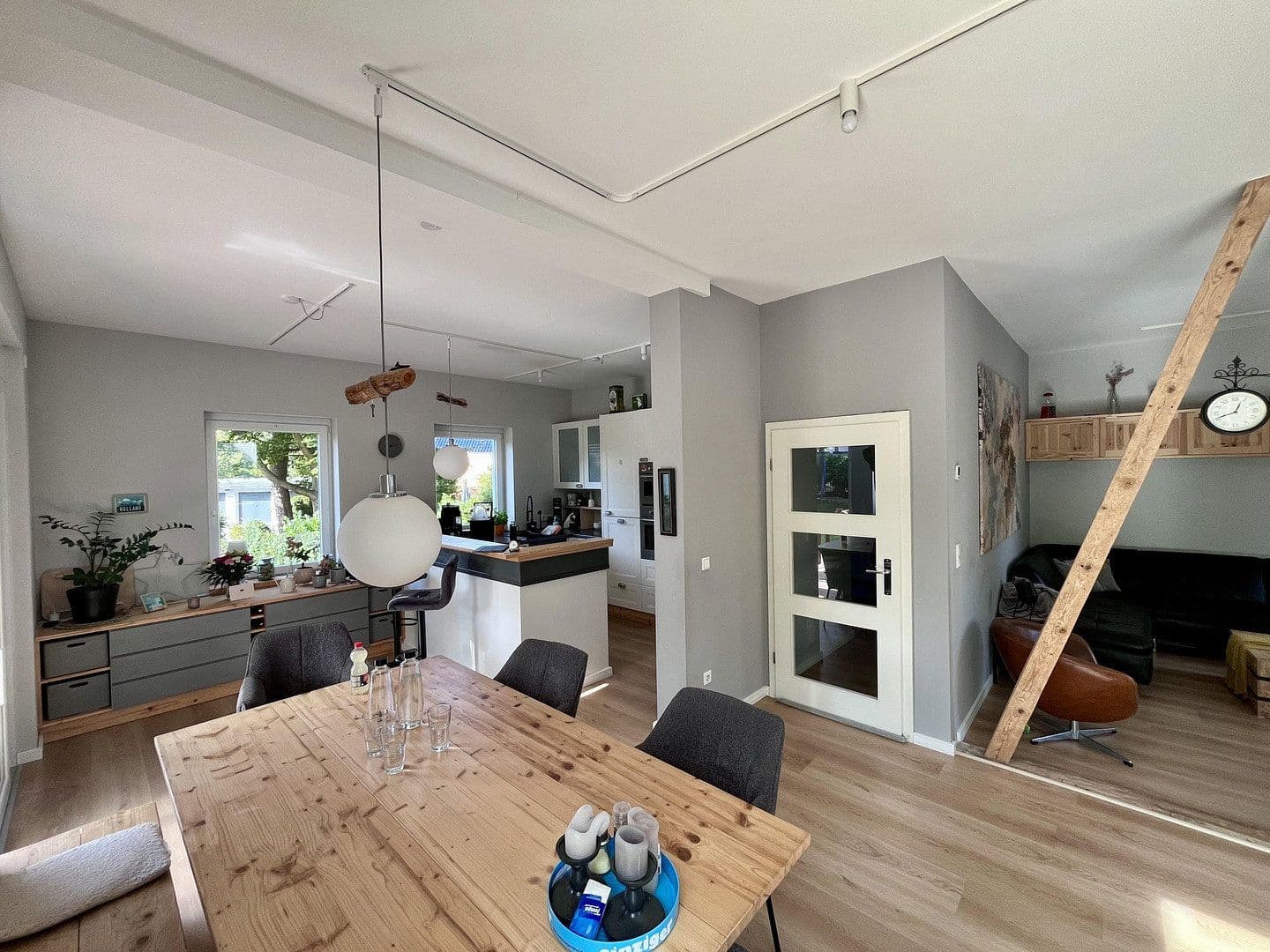 Prodej domu 185 m², pozemek 550 m², Solingen, Severní Porýní-Vestfálsko Prodej domu 185 m², pozemek 550 m², Solingen, Severní Porýní-Vestfálsko