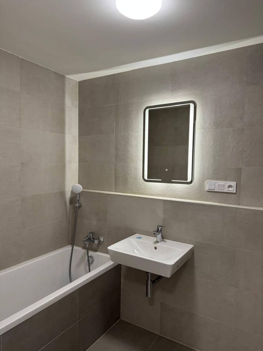 Pronájem bytu 2+kk 56 m², K Pomezí, Cheb, Karlovarský kraj Pronájem bytu 2+kk 56 m², K Pomezí, Cheb, Karlovarský kraj