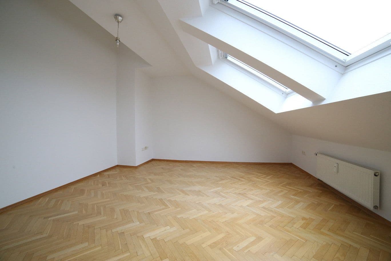 Pronájem bytu 2+kk 80 m², Frankfurt, Hessen Pronájem bytu 2+kk 80 m², Frankfurt, Hessen