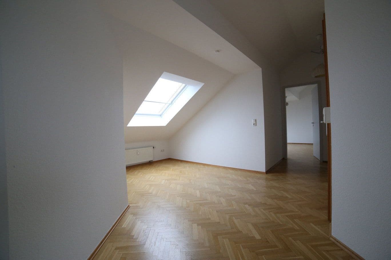 Pronájem bytu 2+kk 80 m², Frankfurt, Hessen Pronájem bytu 2+kk 80 m², Frankfurt, Hessen