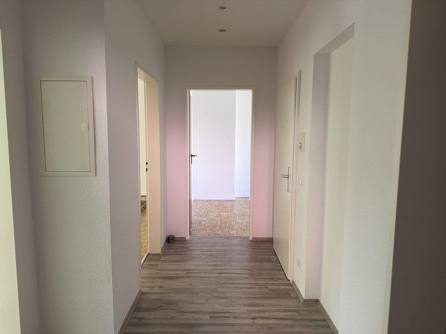 Pronájem bytu 3+1 79 m², Juist Str. 12, Düsseldorf, Severní Porýní-Vestfálsko Pronájem bytu 3+1 79 m², Juist Str. 12, Düsseldorf, Severní Porýní-Vestfálsko