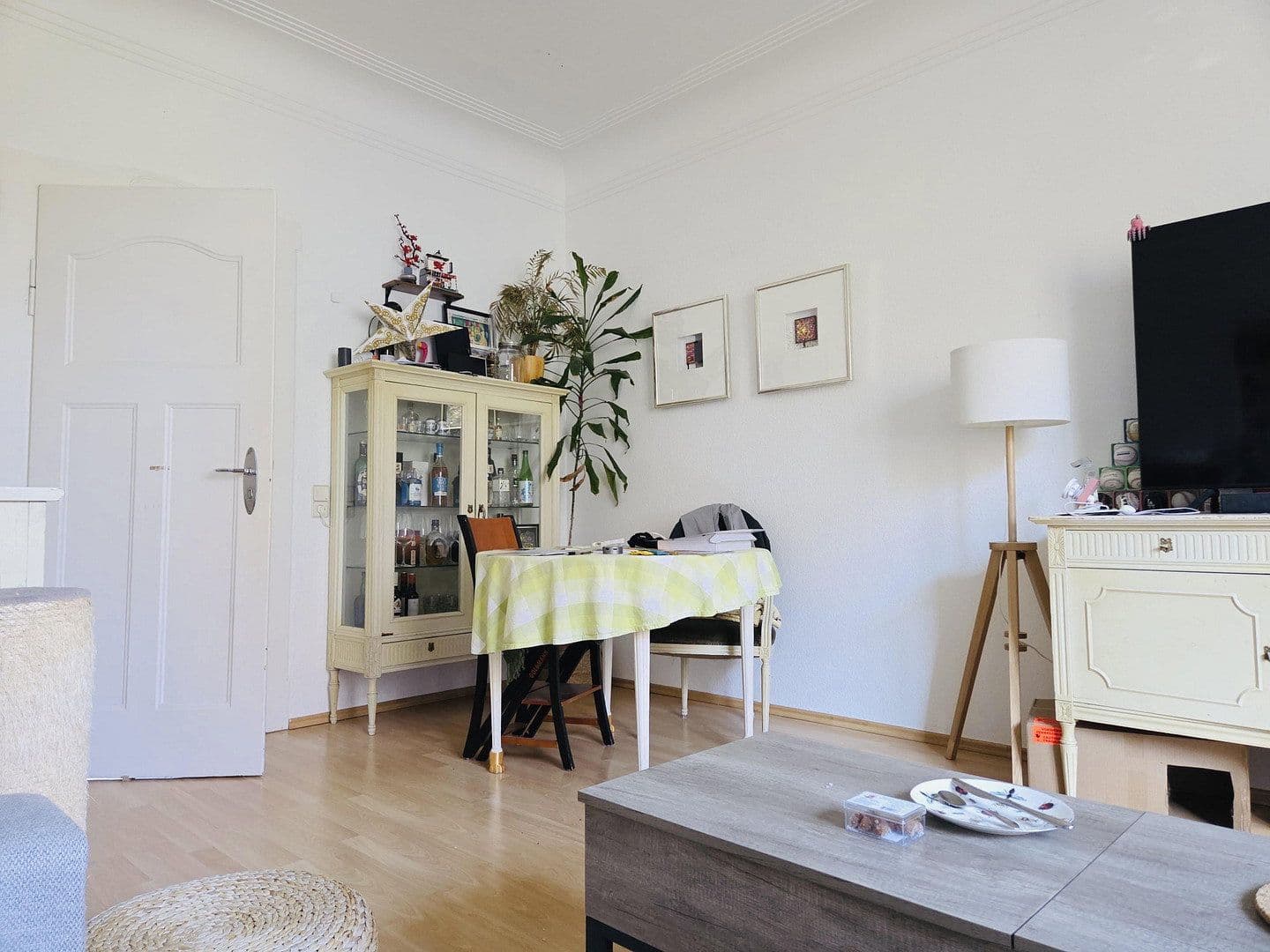 Pronájem bytu 3+1 94 m², Stuttgart, Bádensko-Württembersko Pronájem bytu 3+1 94 m², Stuttgart, Bádensko-Württembersko