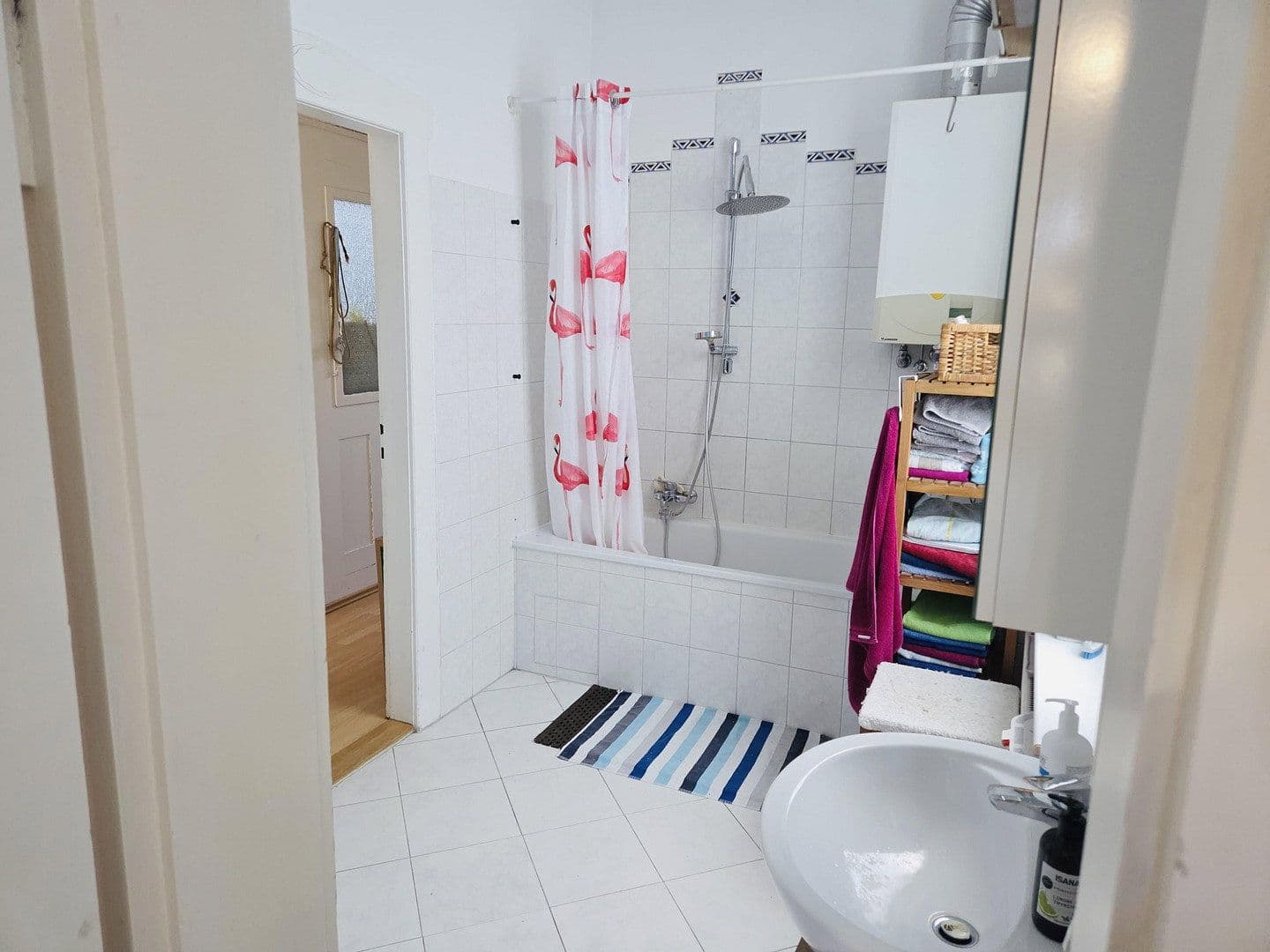 Pronájem bytu 3+1 94 m², Stuttgart, Bádensko-Württembersko Pronájem bytu 3+1 94 m², Stuttgart, Bádensko-Württembersko