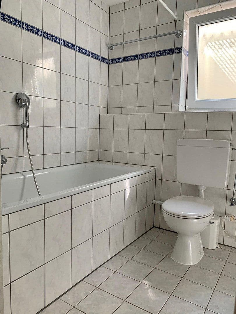 Pronájem bytu 1+1 47 m², Gülser Straße, Koblenz, Porýní-Falc Pronájem bytu 1+1 47 m², Gülser Straße, Koblenz, Porýní-Falc