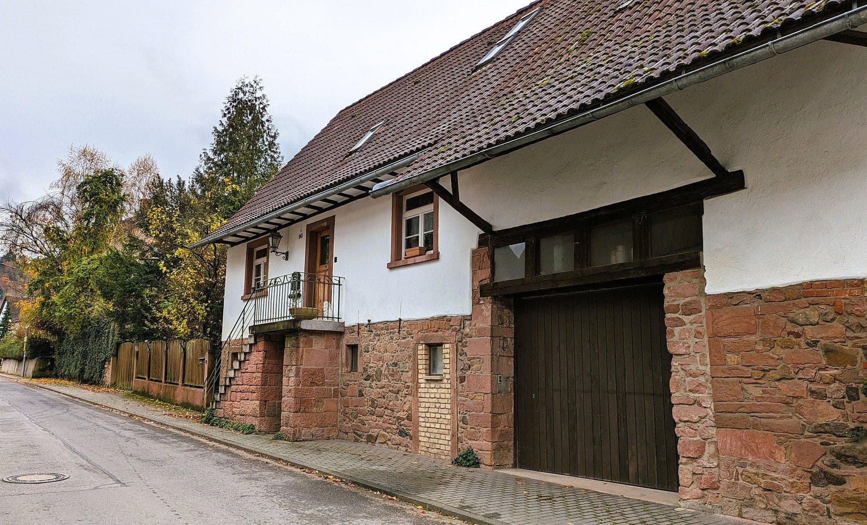 Prodej domu 200 m², pozemek 938 m², Mörlenbach, Hessen Prodej domu 200 m², pozemek 938 m², Mörlenbach, Hessen