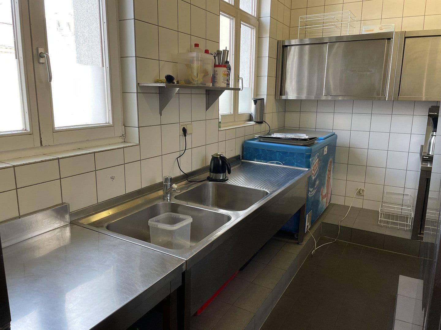 Pronájem nebytového prostoru 1.000 m², Mühleinsel 1, Kenzingen, Bádensko-Württembersko Pronájem nebytového prostoru 1.000 m², Mühleinsel 1, Kenzingen, Bádensko-Württembersko