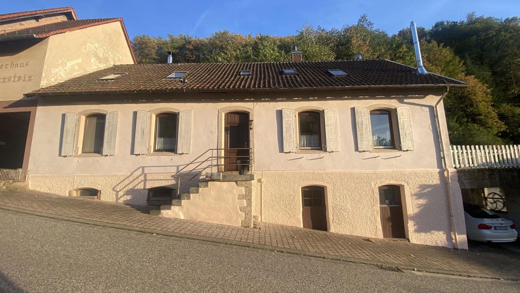 Prodej domu 160 m², pozemek 1.450 m², Falkenstein, Porýní-Falc Prodej domu 160 m², pozemek 1.450 m², Falkenstein, Porýní-Falc