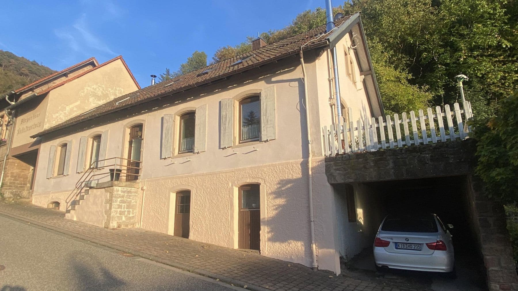 Prodej domu 160 m², pozemek 1.450 m², Falkenstein, Porýní-Falc Prodej domu 160 m², pozemek 1.450 m², Falkenstein, Porýní-Falc