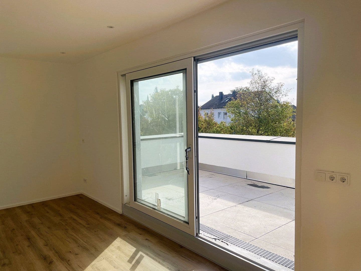 Pronájem bytu 3+1 74 m², Aldringenstraße 7, Ingolstadt, Bavorsko Pronájem bytu 3+1 74 m², Aldringenstraße 7, Ingolstadt, Bavorsko