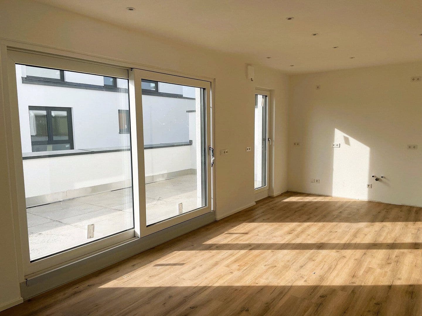 Pronájem bytu 3+1 74 m², Aldringenstraße 7, Ingolstadt, Bavorsko Pronájem bytu 3+1 74 m², Aldringenstraße 7, Ingolstadt, Bavorsko
