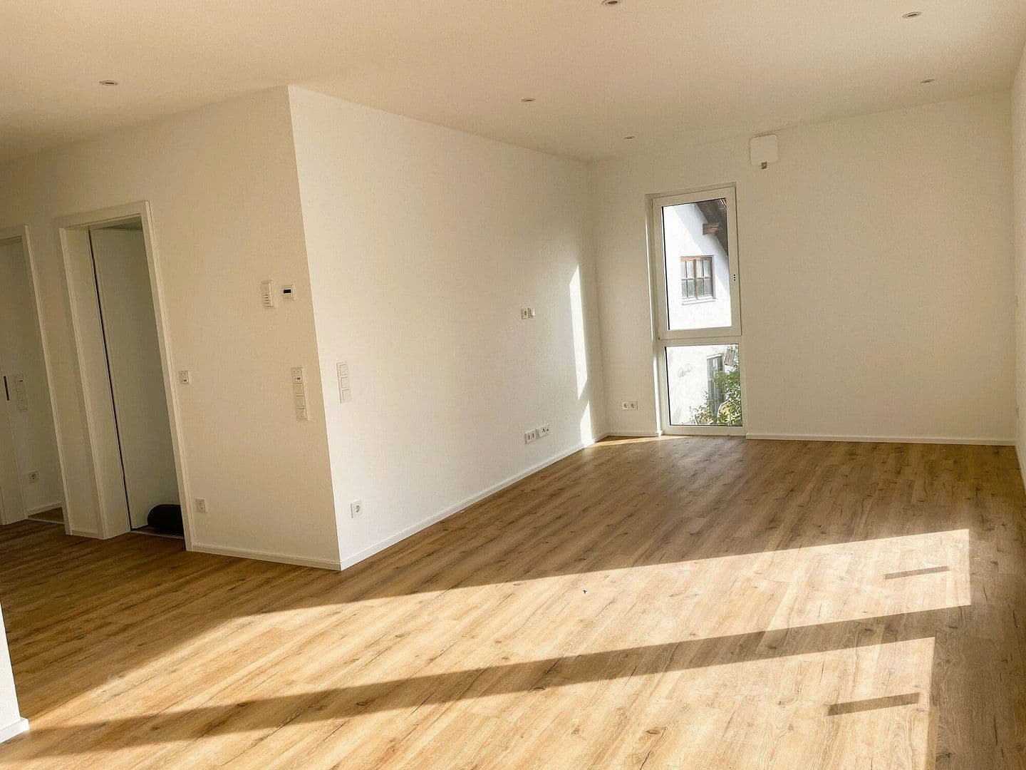 Pronájem bytu 3+1 74 m², Aldringenstraße 7, Ingolstadt, Bavorsko Pronájem bytu 3+1 74 m², Aldringenstraße 7, Ingolstadt, Bavorsko
