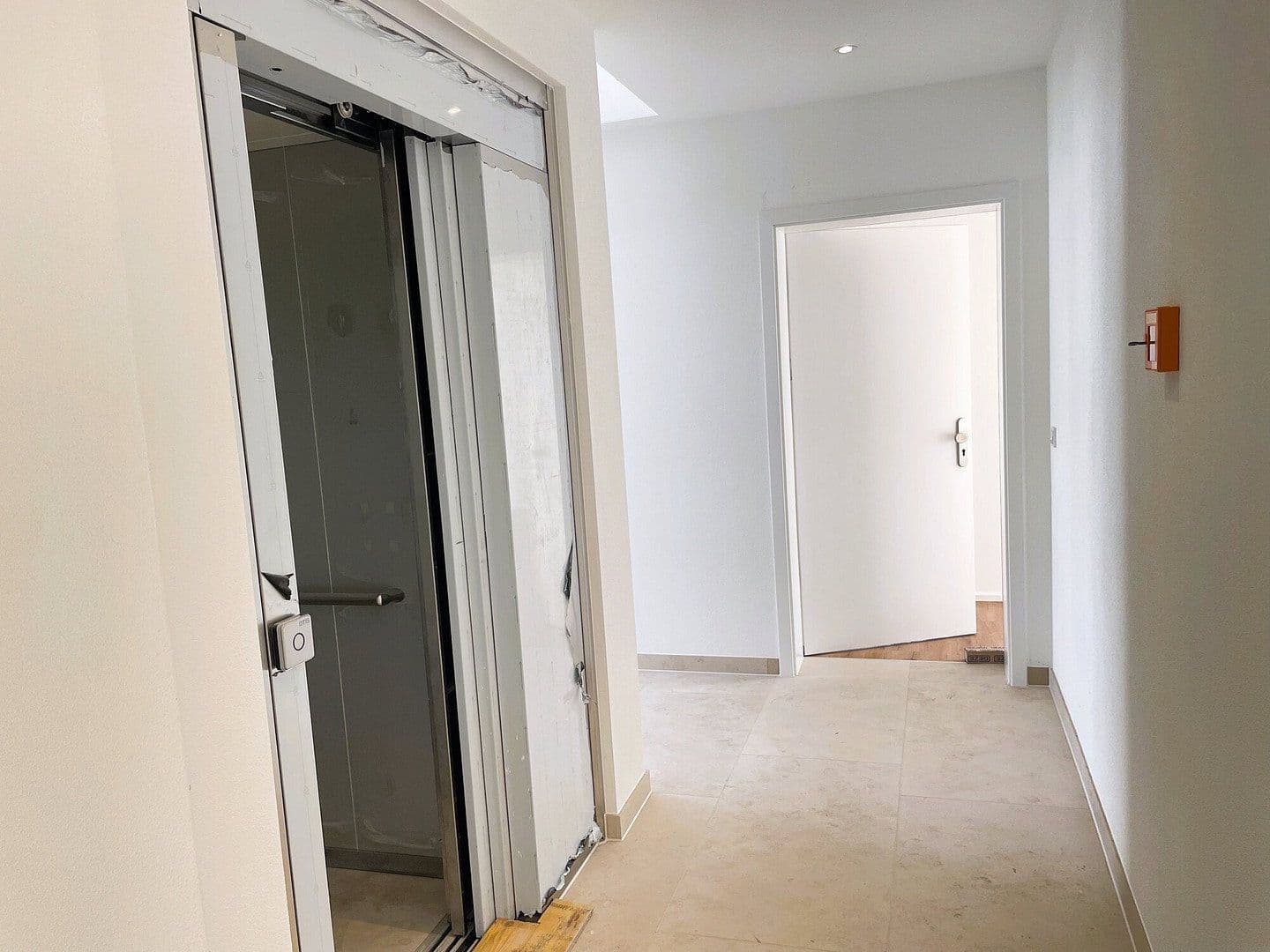 Pronájem bytu 3+1 74 m², Aldringenstraße 7, Ingolstadt, Bavorsko Pronájem bytu 3+1 74 m², Aldringenstraße 7, Ingolstadt, Bavorsko