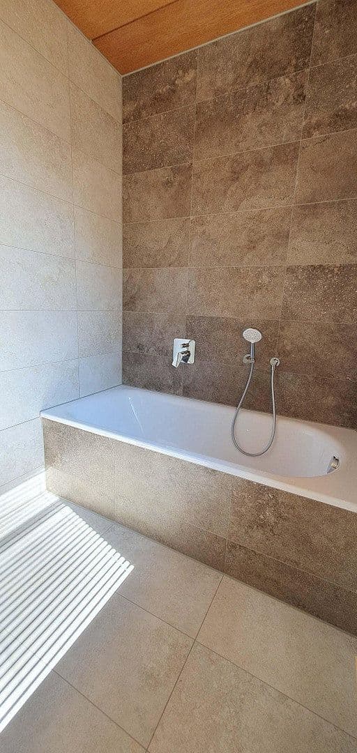 Prodej domu 192 m², pozemek 1.559 m², Schwindegg, Bavorsko Prodej domu 192 m², pozemek 1.559 m², Schwindegg, Bavorsko