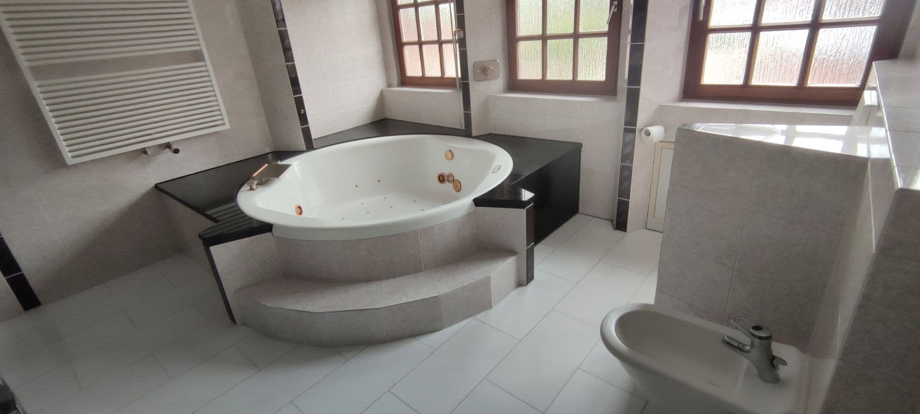 Pronájem bytu 3+1 120 m², Seelze, Dolní Sasko Pronájem bytu 3+1 120 m², Seelze, Dolní Sasko