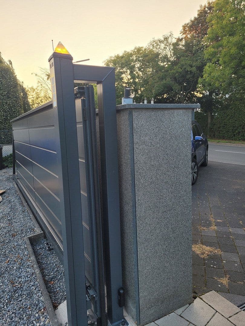 Prodej domu 141 m², pozemek 840 m², Neuenberger Straße, Neuss, Severní Porýní-Vestfálsko Prodej domu 141 m², pozemek 840 m², Neuenberger Straße, Neuss, Severní Porýní-Vestfálsko