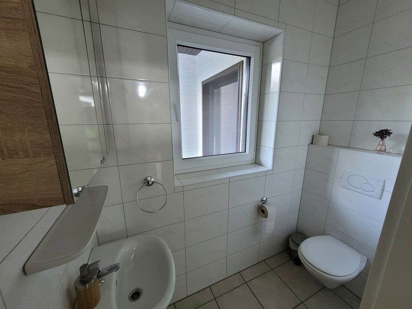 Prodej domu 141 m², pozemek 840 m², Neuenberger Straße, Neuss, Severní Porýní-Vestfálsko Prodej domu 141 m², pozemek 840 m², Neuenberger Straße, Neuss, Severní Porýní-Vestfálsko