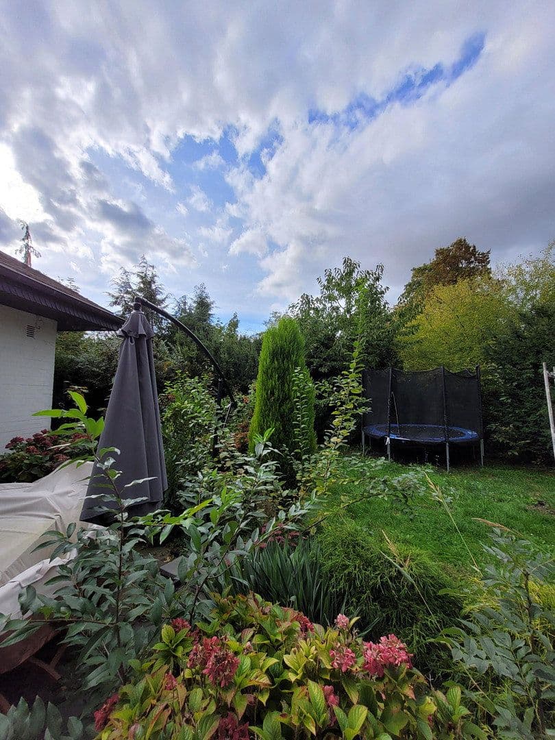 Prodej domu 141 m², pozemek 840 m², Neuenberger Straße, Neuss, Severní Porýní-Vestfálsko Prodej domu 141 m², pozemek 840 m², Neuenberger Straße, Neuss, Severní Porýní-Vestfálsko