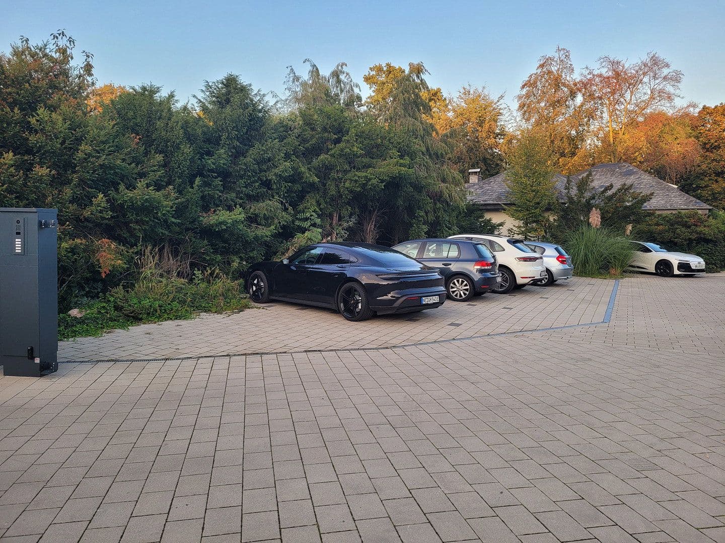 Prodej domu 141 m², pozemek 840 m², Neuenberger Straße, Neuss, Severní Porýní-Vestfálsko Prodej domu 141 m², pozemek 840 m², Neuenberger Straße, Neuss, Severní Porýní-Vestfálsko