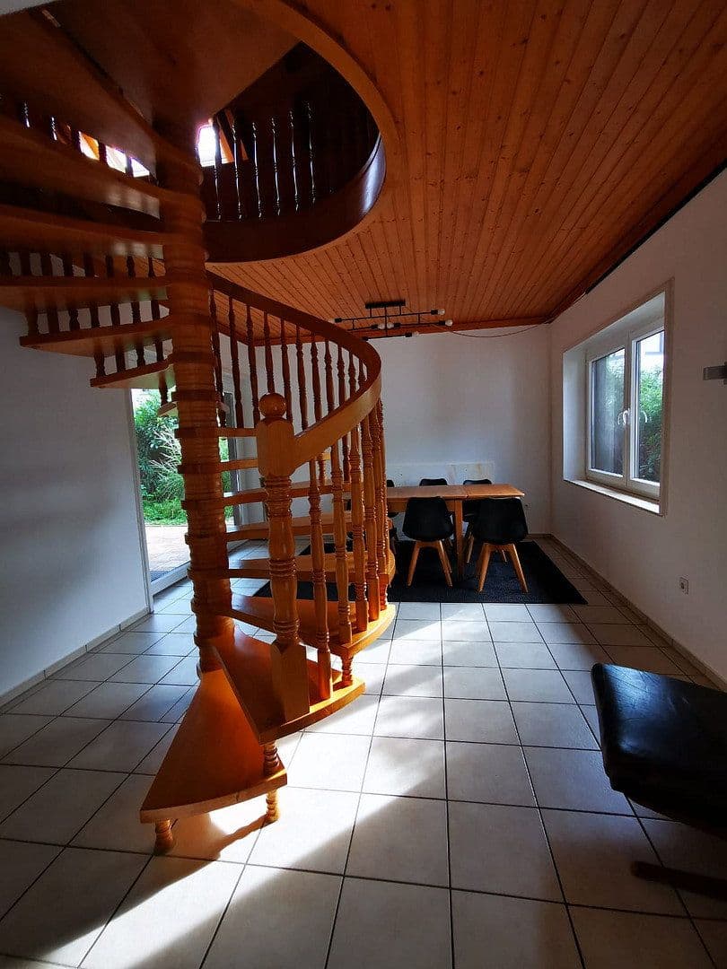 Prodej domu 141 m², pozemek 840 m², Neuenberger Straße, Neuss, Severní Porýní-Vestfálsko Prodej domu 141 m², pozemek 840 m², Neuenberger Straße, Neuss, Severní Porýní-Vestfálsko