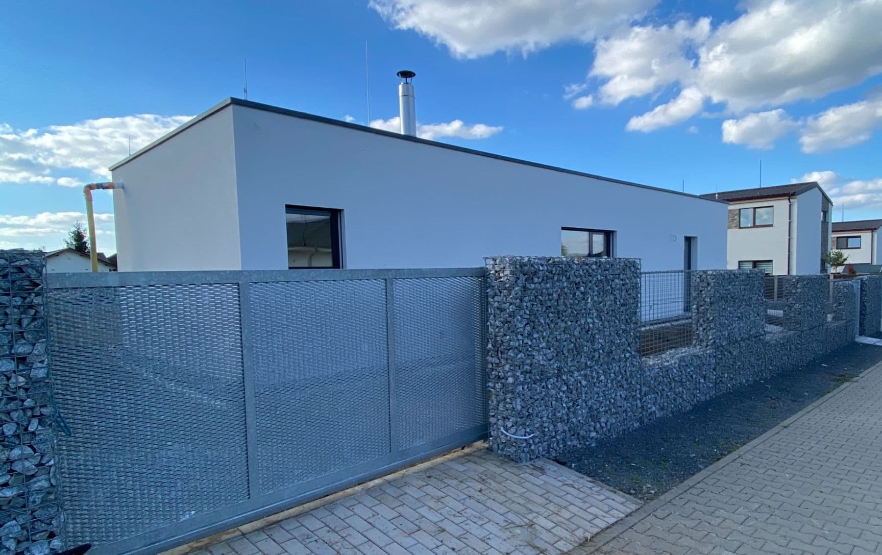 Prodej domu 159 m², pozemek 854 m², Pomněnková, Mukařov, Středočeský kraj Prodej domu 159 m², pozemek 854 m², Pomněnková, Mukařov, Středočeský kraj