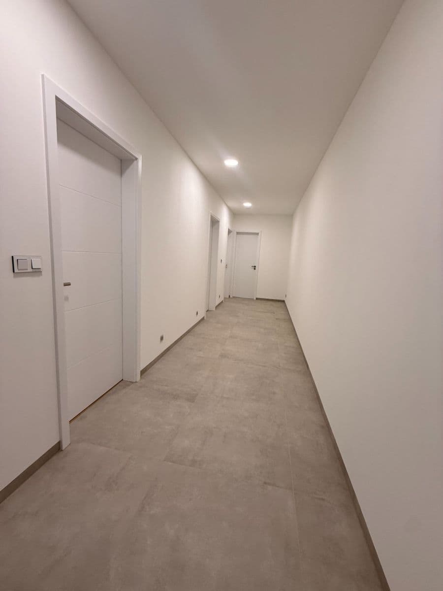 Prodej domu 159 m², pozemek 854 m², Pomněnková, Mukařov, Středočeský kraj Prodej domu 159 m², pozemek 854 m², Pomněnková, Mukařov, Středočeský kraj