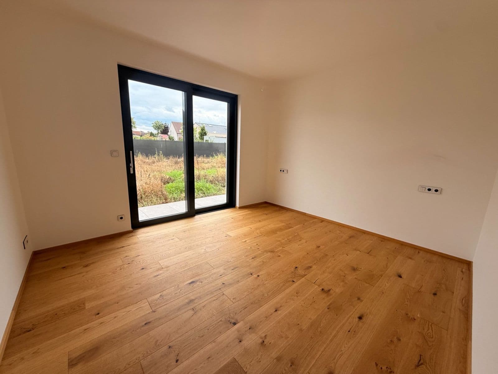 Prodej domu 159 m², pozemek 854 m², Pomněnková, Mukařov, Středočeský kraj Prodej domu 159 m², pozemek 854 m², Pomněnková, Mukařov, Středočeský kraj