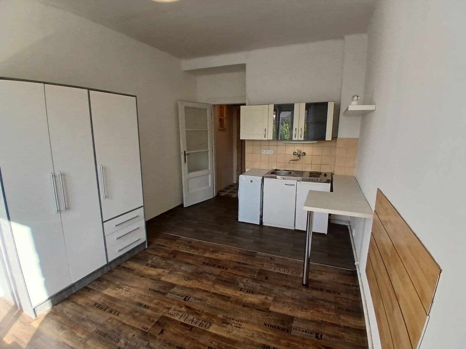 Pronájem bytu 1+kk 20 m², Kovářská, Praha, Praha Pronájem bytu 1+kk 20 m², Kovářská, Praha, Praha