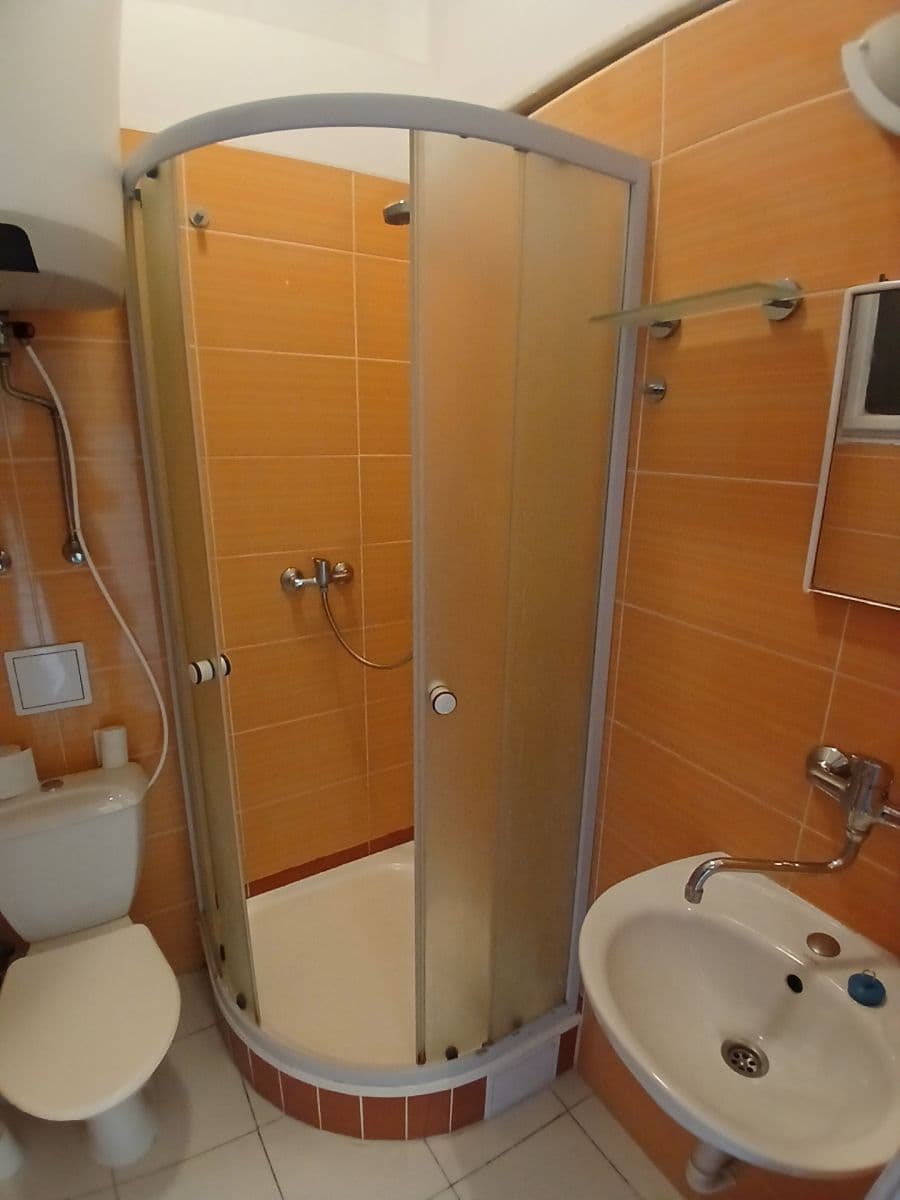 Pronájem bytu 1+kk 20 m², Kovářská, Praha, Praha Pronájem bytu 1+kk 20 m², Kovářská, Praha, Praha