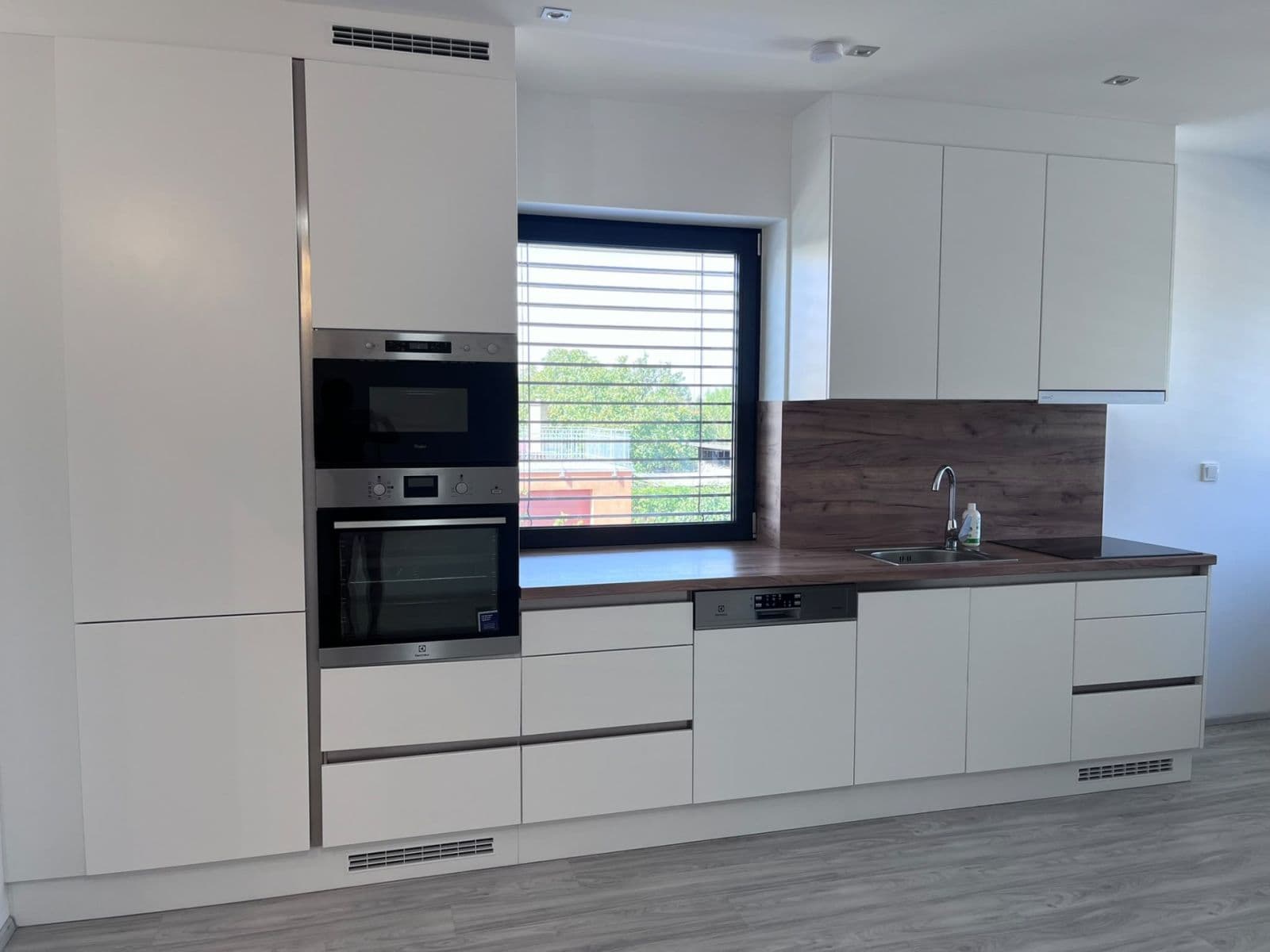 Pronájem bytu 2+kk 62 m², Sokolnická, Brno, Jihomoravský kraj Pronájem bytu 2+kk 62 m², Sokolnická, Brno, Jihomoravský kraj