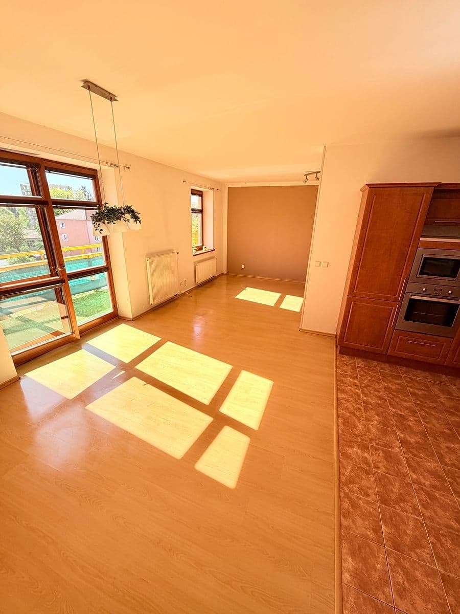 Prodej bytu 4+1 122 m², U Trojice, České Budějovice, Jihočeský kraj Prodej bytu 4+1 122 m², U Trojice, České Budějovice, Jihočeský kraj