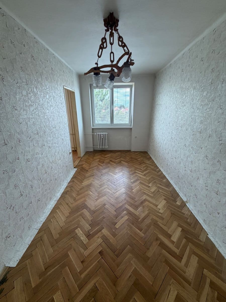 Prodej bytu 3+1 69 m², Písečná, Hradec Králové, Královéhradecký kraj Prodej bytu 3+1 69 m², Písečná, Hradec Králové, Královéhradecký kraj